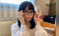 FC2PPV 3189068 地味系　巨乳めがね女子書店員　着衣生中出し【無修正】【土日限定1980p‼️】