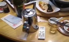 我和你一样，想知道这饭店在哪里,吃饱饭还有特殊服务，打飞机对面的少妇脱光光舔鸡巴，短短时间刺激无线！