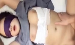 “叫哥哥舒服吗还痛不痛舒服不痛”肤白大奶小骚逼在床上被哥哥操的超爽了