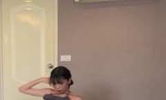 《重磅✅模特私拍㊙️泄密》学院派系列✅极品长腿清纯大学生美眉私拍~换衣服时被偸拍~摄影师加钱对着美腿撸一发3