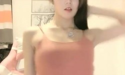 恩熙熙高颜值网红妹子热舞慢慢脱掉自摸，全裸翘起屁股掰开粉穴非常诱人