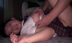APKH-012デカ尻で美乳のJK・はるか壊れそうな程の激しい騎乗位で、絶叫＆イキまく