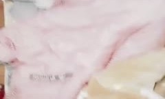 疫情期间学校放假在家没事做教妹妹体会成年人的快乐喂她吃鸡巴69无套啪啪