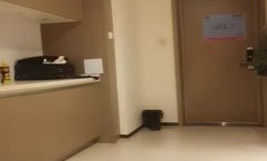 寂寞嫂子约粉丝约啪，全程露脸深喉口交大鸡巴真骚啊，主动上位屁股扭的真带劲，沙发上被后入抽插表情好骚