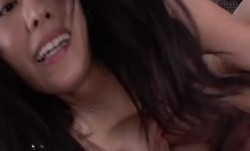 HND-765 至近距離に彼女がいるのに耳元でコソコソ口説いて