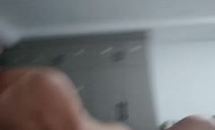 童颜巨乳-女孩：啊啊啊~~后入撞击骚货的巨乳 天摇地撞，没射里面啊？没事没事，我被你艹得好累，真舒坦了！