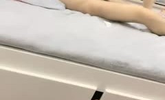 【人间水蜜桃】妖艳妹子两男三女啪啪，穿和服口口后入抽插猛操搞完再自慰，很是诱惑喜欢不要错过